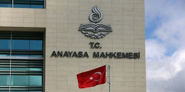 İLK DÜĞMENİN YANLIŞ İLİKLENMESİ VE ANAYASA MAHKEMESİNİN AYDIN YAVUZ KARARI