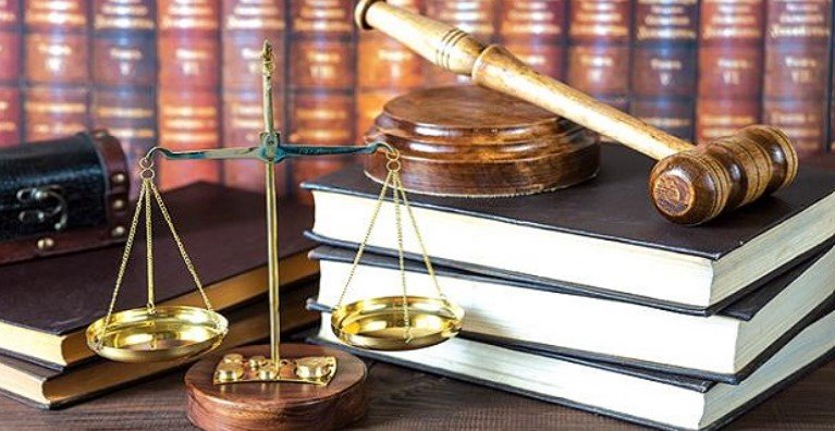 MÜDAFİ İLE GÖRÜŞMENİN ENGELLENMESİ ADİL YARGILANMA HAKKININ İHLALİDİR