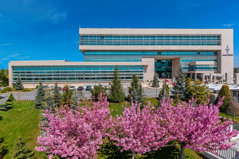 ANAYASA MAHKEMESİ’NİN 12 GÜN ARAYLA VERDİĞİ İKİ FARKLI KARAR NE ANLAMA GELMEKTEDİR?